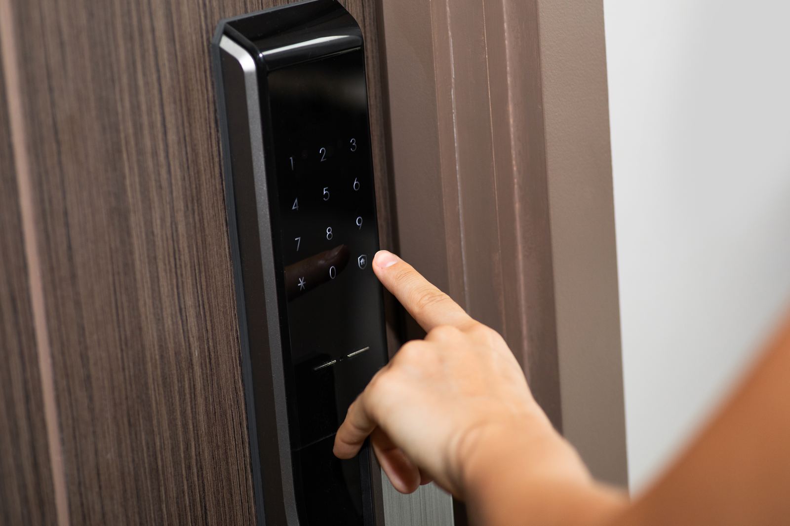 keypad lock — My smart lock isn't responding — how do I get in?